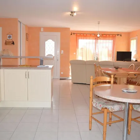 Maison La Tranche-sur-mer, 3 Pieces, 4 Personnes - Fr-1-22-252 Holiday home