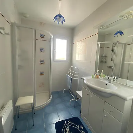 Maison La Tranche-sur-mer, 3 Pieces, 4 Personnes - Fr-1-22-252 Holiday home *